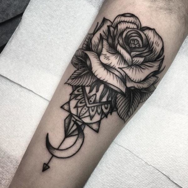 rose tattoo black